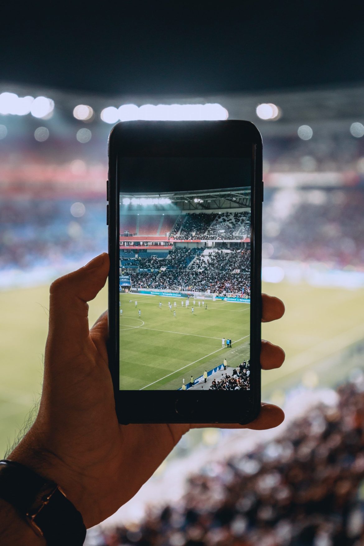 How Professional Footballers Use Social Media to Connect with Fans