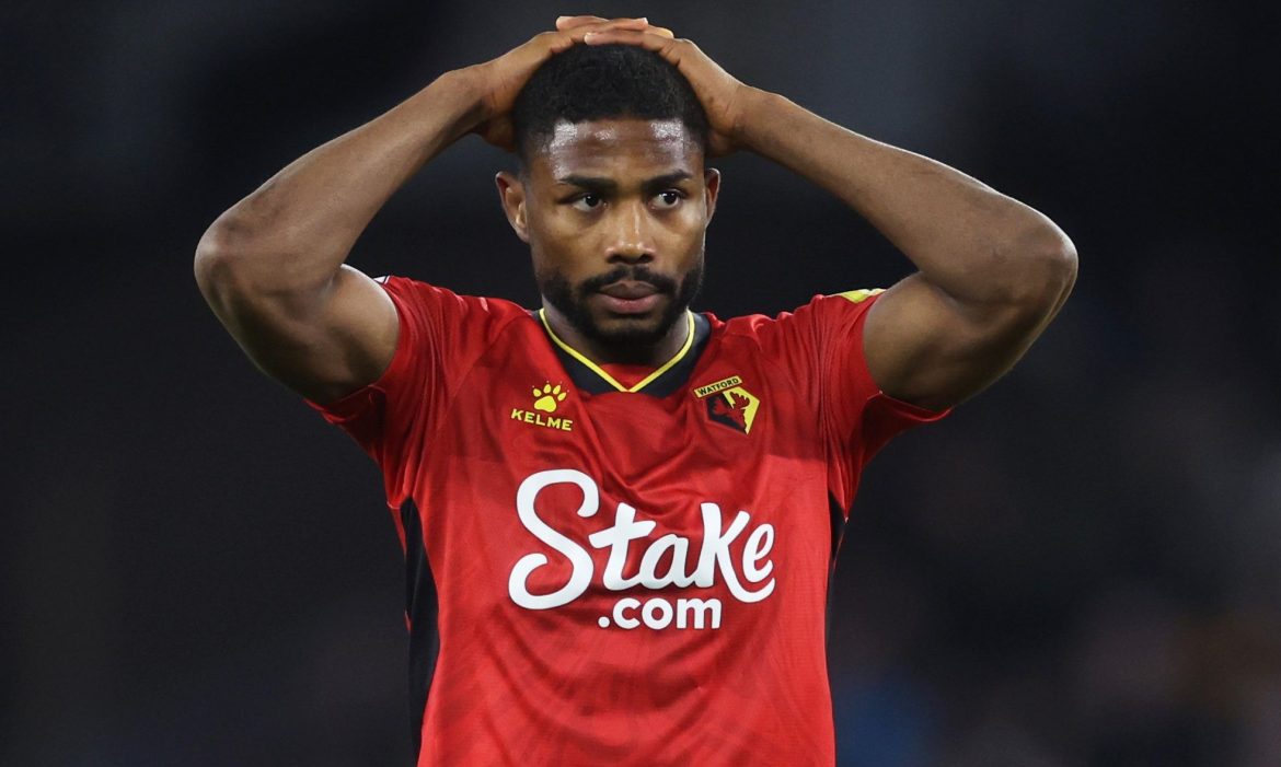 Everton dodged transfer disaster on Dennis