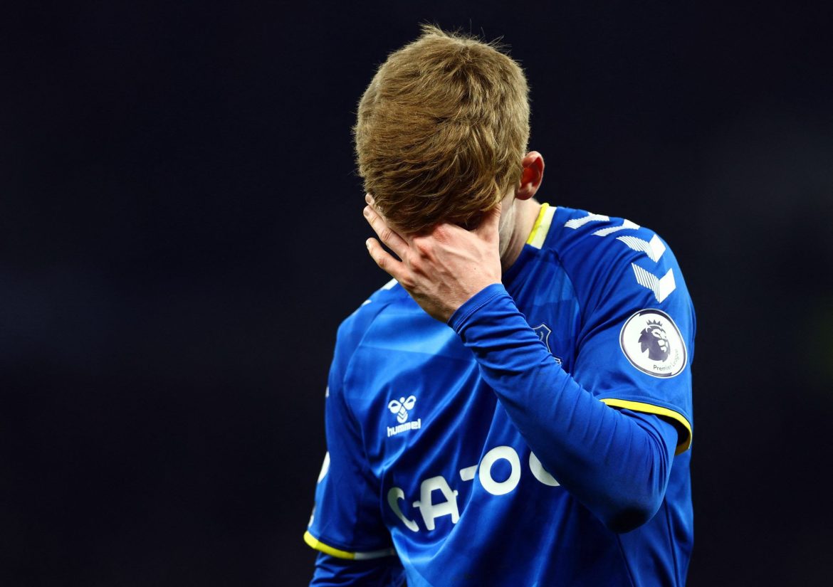 Everton let down by Gordon vs Wolves