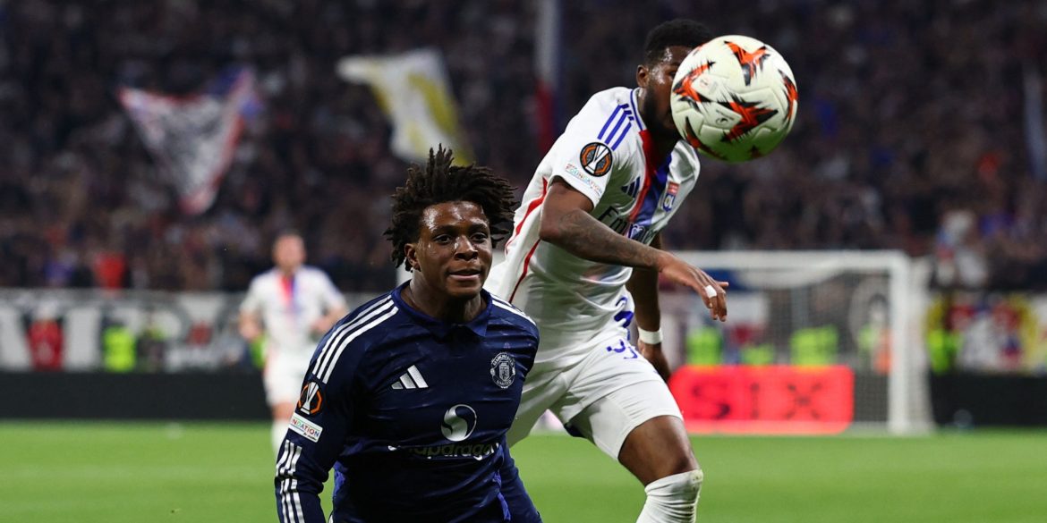 Leeds "offered" star with 109 PL appearances who wants to return to England