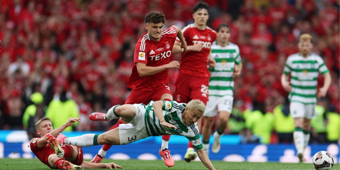 Celtic target's club confirms exit as he's spotted boarding flight to UK