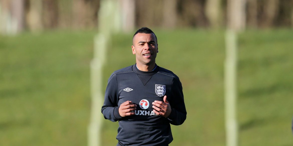 Man Utd weigh up move for £50m+ ace who Ashley Cole thinks has "got it all"